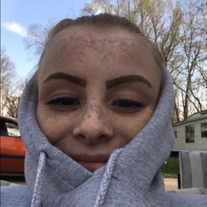 Meet your Posher, Cayleigh